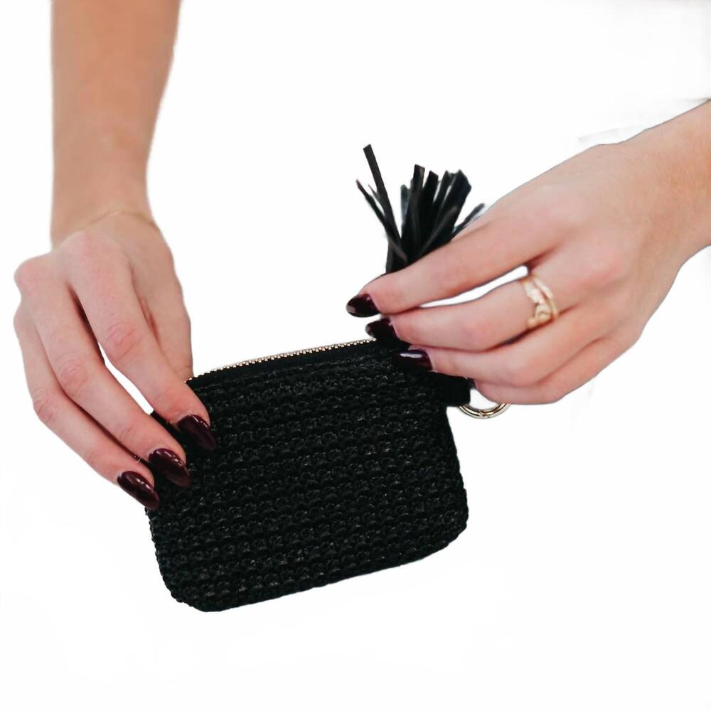 NEW PRETTY SIMPLE women's river raffia clippable card holder in black